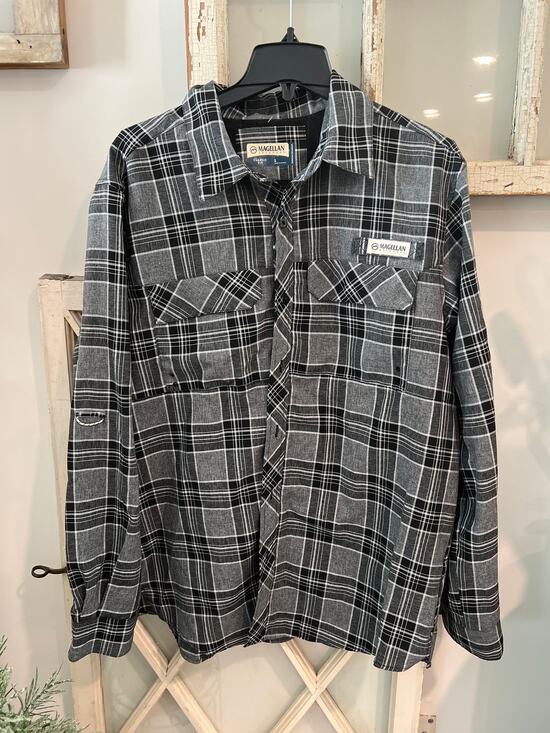 Magellan Outdoors Other - Magellan size large black & gray plaid button down shirt